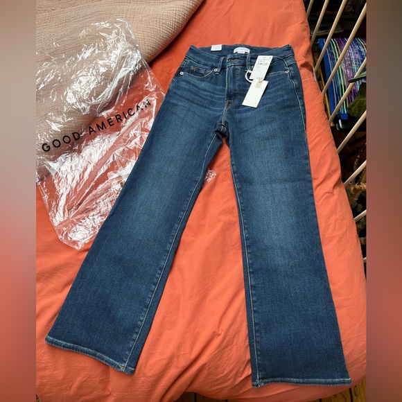 NWT Good American Cropped Mini Boot Jeans 0/25 inseam 27” - Picture 4 of 9